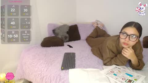 Snapshot of maiaa_evans chatting on 03/07/26, 05:04 t online show from 03/07/26, 05:04