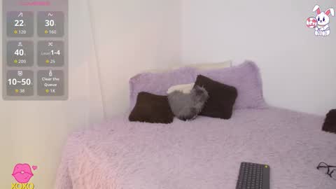 Snapshot of maiaa_evans chatting on 03/27/26, 02:17 t online show from 03/27/26, 02:17