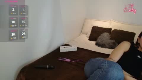 Snapshot of maiaa_evans chatting on 06/22/26, 03:25 t online show from 06/22/26, 03:25