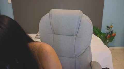 Maiaa Ruiz  online show from 11/06/25, 03:02