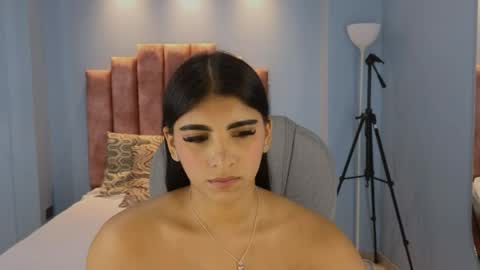 Maiaa Ruiz  online show from 05/05/26, 02:30