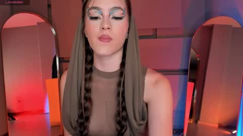  Maia  online show from 10/23/25, 07:34