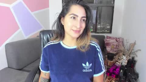 Snapshot of maiaconnor chatting on 11/06/25, 12:33 online show from 11/06/25, 12:33