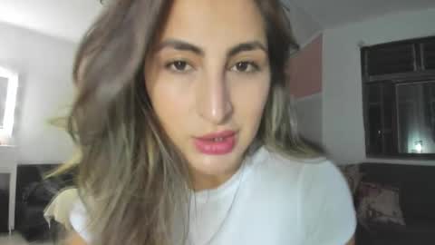 Snapshot of maiaconnor chatting on 02/27/26, 02:22 online show from 02/27/26, 02:22