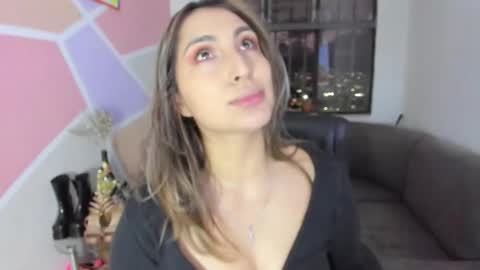 Snapshot of maiaconnor chatting on 03/07/26, 11:35 online show from 03/07/26, 11:35