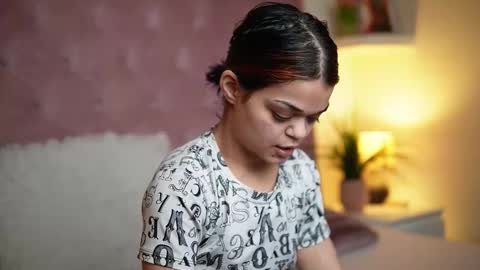 Snapshot of maiamini chatting on 02/22/26, 11:47 Maia online show from 02/22/26, 11:47