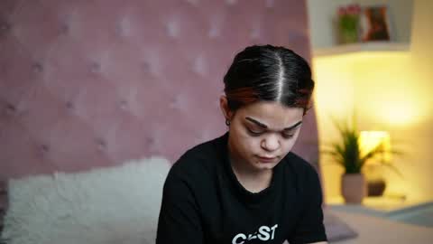 Snapshot of maiamini chatting on 03/06/26, 08:38 Maia online show from 03/06/26, 08:38