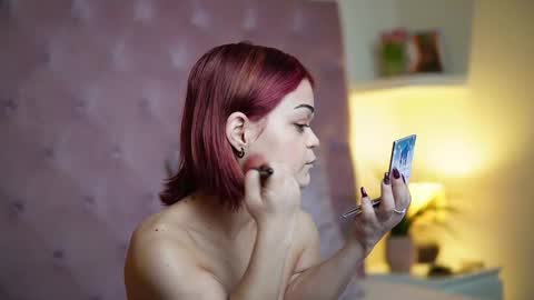 Snapshot of maiamini chatting on 03/10/26, 10:26 Maia online show from 03/10/26, 10:26