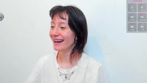 Snapshot of maibys_cute chatting on 10/18/25, 03:42 maibys online show from 10/18/25, 03:42