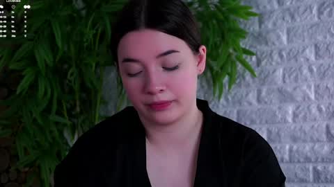 Lucy online show from 05/01/26, 02:27