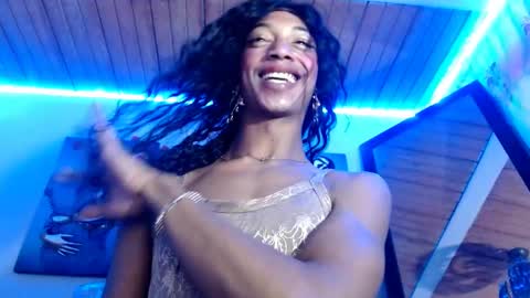 Bella Maidi online show from 03/12/25, 11:33