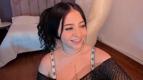 Snapshot of maiiitee_ chatting on 12/24/24, 03:16 Mait online show from 12/24/24, 03:16