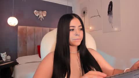 Snapshot of maiiitee_ chatting on 02/21/25, 04:16 Mait online show from 02/21/25, 04:16