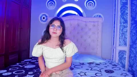 Snapshot of maikel_uwu chatting on 11/10/25, 07:02 May online show from 11/10/25, 07:02