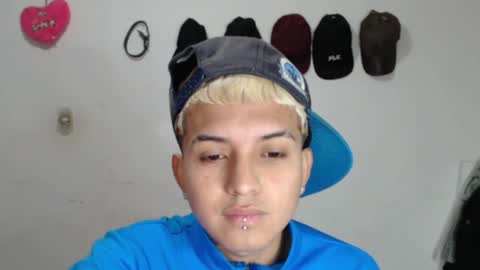 Snapshot of maikjameshot chatting on 11/24/25, 04:34 maikjameshot online show from 11/24/25, 04:34