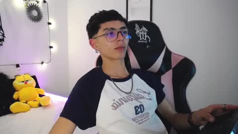 Maiky Cooper online show from 02/19/25, 06:33