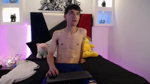 Maiky Cooper online show from 03/01/25, 04:04