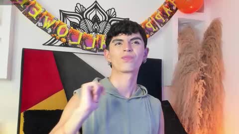 Maiky Cooper online show from 10/26/25, 08:04