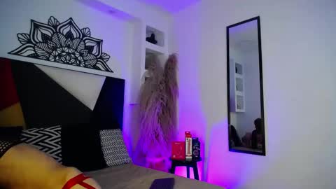 Maiky Cooper online show from 11/30/25, 03:54