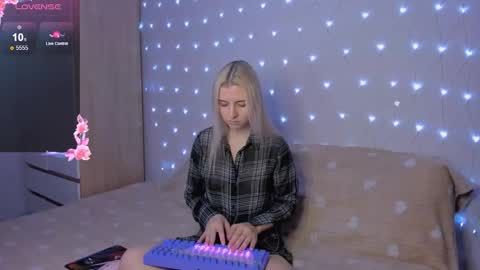 Your kitty online show from 10/22/25, 03:56