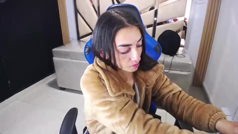 Maily online show from 12/18/25, 02:50