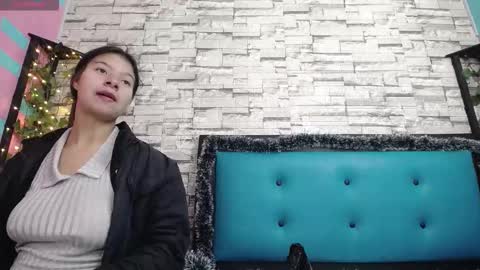 Snapshot of maily_can chatting on 12/05/25, 01:31 MAILY CAN online show from 12/05/25, 01:31