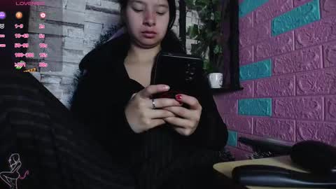 Snapshot of maily_can chatting on 12/18/25, 12:33 MAILY CAN online show from 12/18/25, 12:33