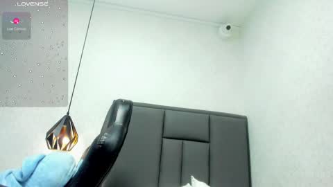 Snapshot of mailylove1 chatting on 02/04/25, 03:36  M A I L Y  online show from 02/04/25, 03:36
