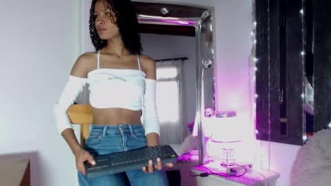 mailyn_gold online show from 04/23/26, 12:04