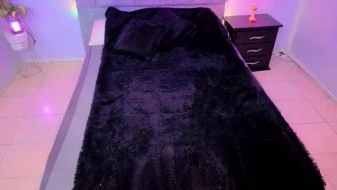 MAITE STONE1 online show from 11/29/25, 03:53