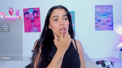 mai  online show from 09/25/25, 07:17