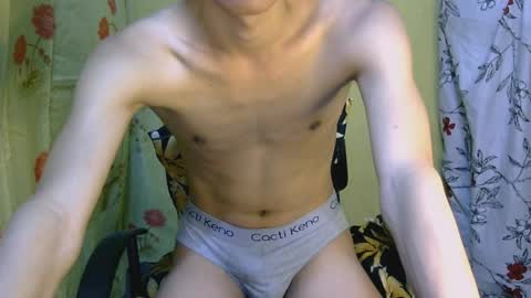 Snapshot of majestic_anne chatting on 04/20/26, 04:43 Annalyn online show from 04/20/26, 04:43