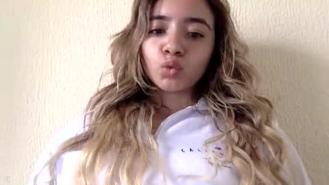 majo_gomezz online show from 04/16/26, 03:35