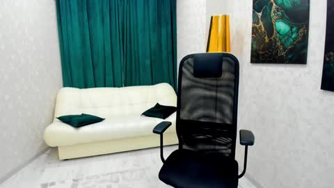 Chloe online show from 02/03/25, 02:14