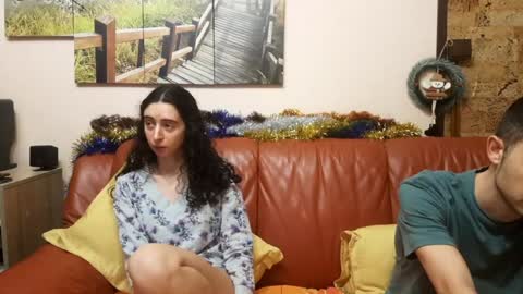 Snapshot of make_me_feel chatting on 12/14/24, 03:58 Lena Ian online show from 12/14/24, 03:58