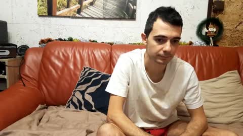 Snapshot of make_me_feel chatting on 11/30/25, 09:08 Lena Ian online show from 11/30/25, 09:08