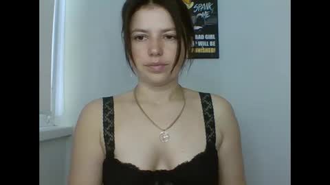 make_mesmile online show from 05/19/26, 06:42