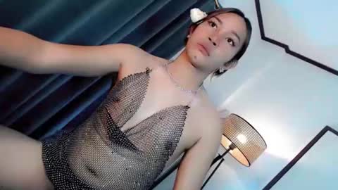 Snapshot of makeit_reyn chatting on 03/20/26, 11:59 Reyn online show from 03/20/26, 11:59