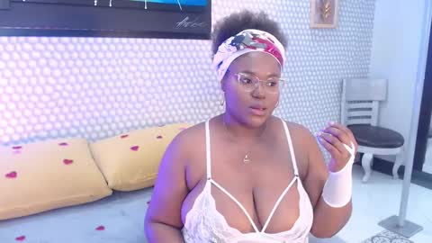 makena online show from 02/15/25, 03:20