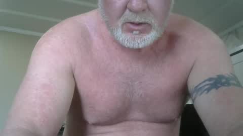 Snapshot of makinit08 chatting on 04/09/26, 10:04 makinit08 online show from 04/09/26, 10:04