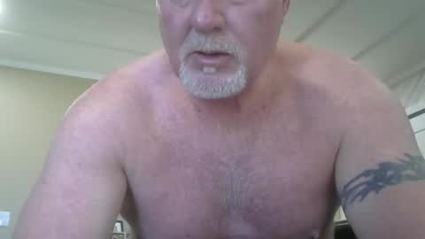Snapshot of makinit0808 chatting on 05/13/26, 03:53 makinit0808 online show from 05/13/26, 03:53
