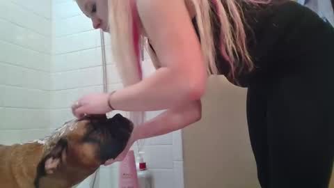 Snapshot of makinziirain chatting on 02/25/26, 01:37 KarizmaticKitten online show from 02/25/26, 01:37