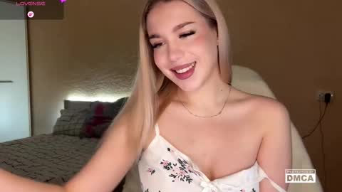 maksisisia online show from 11/30/25, 01:48