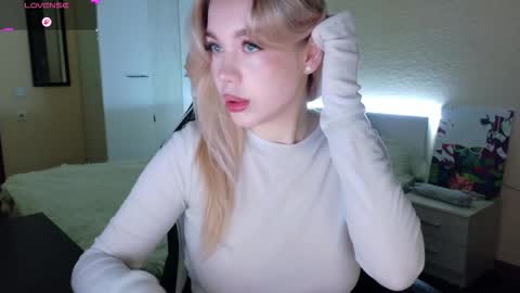 maksisisia online show from 12/04/25, 02:37