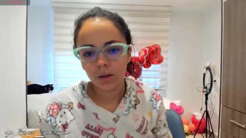 Snapshot of mal_norma chatting on 12/22/25, 11:18 Mal Norma online show from 12/22/25, 11:18