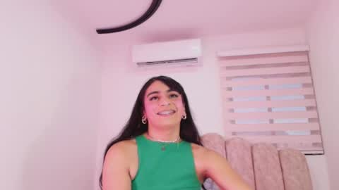 Snapshot of malaia_thompson_ chatting on 05/24/26, 11:59 malaia thompson online show from 05/24/26, 11:59