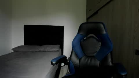 Snapshot of male_pussy chatting on 04/17/26, 03:59 ADAM online show from 04/17/26, 03:59