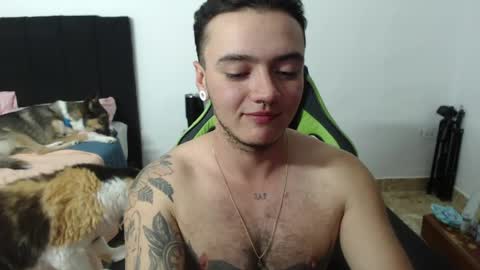 Snapshot of male_pussy chatting on 04/30/26, 02:18 ADAM online show from 04/30/26, 02:18