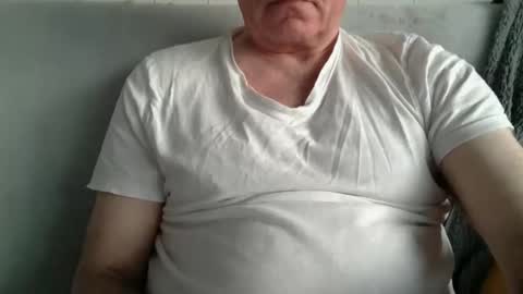 Snapshot of male_toy1 chatting on 04/24/26, 06:10 male_toy1 online show from 04/24/26, 06:10