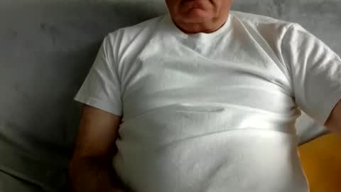 Snapshot of male_toy1 chatting on 05/11/26, 05:10 male_toy1 online show from 05/11/26, 05:10